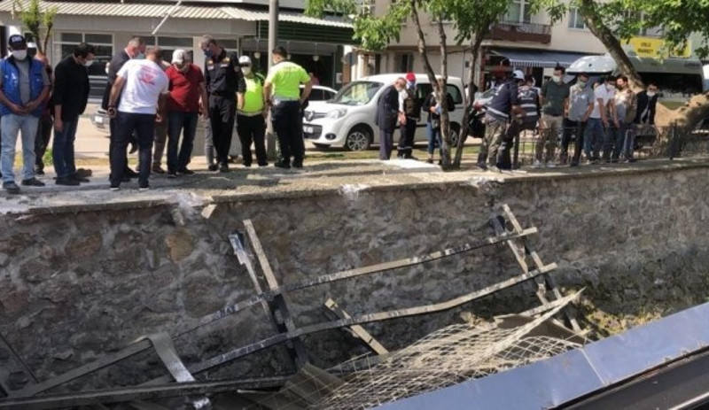 Bursa'da köprüdeki inşaat çöktü: Yaralı işçiler var - Resim : 1
