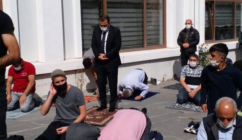 Kars Belediyesi'nde polis yığınağı, vekillere müdahale: Siz bu kente ancak kayyım olursunuz - Resim : 4