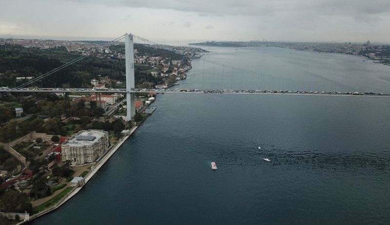 İşten çıkarılan işçiler köprüde eylem yaptı: 2'si intihar girişiminde bulundu - Resim : 2