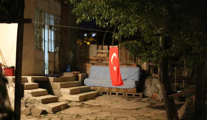 Altındağ’da yaşanan ırkçı saldırıların ardından Suriyeli aileler ışıklarını yakamıyor, markete gidemiyor - Resim : 3