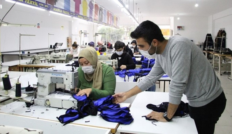 Yoksulluk, işsizlik, çalışma şartları: Sosyal eşitsizlik, pandemiyi sindemiye dönüştürdü - Resim : 1