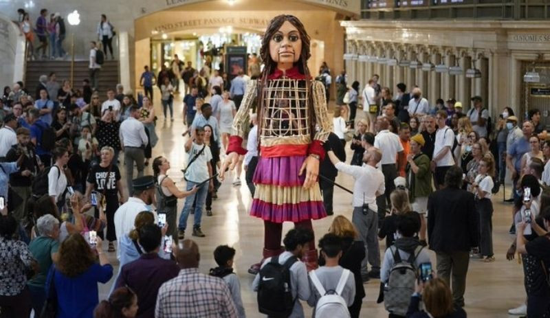 Küçük Amal'in yeni durağı New York: Savaş mağduru çocuklara dikkat çekiyor - Resim : 1