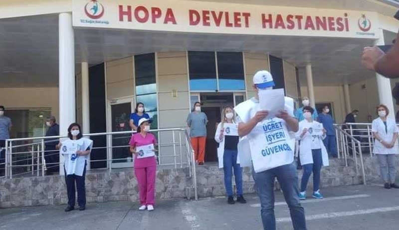 Hopa’da sağlıkçılara saldırı protesto edildi - Resim : 1