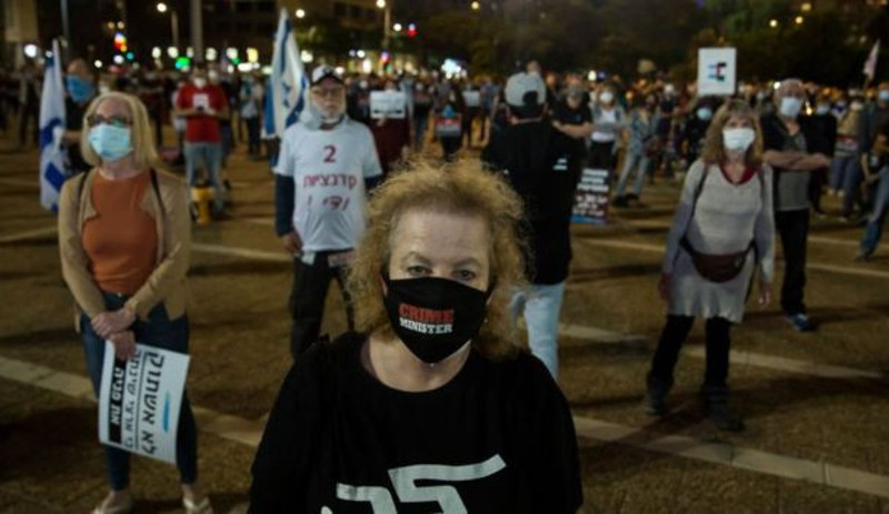 İsrail muhalefeti sosyal mesafeyi koruyarak Netanyahu'yu protesto etti - Resim : 3