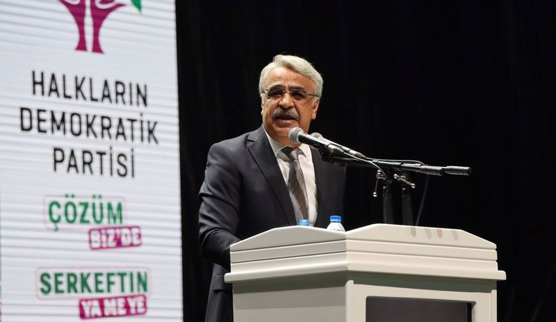 Ankara'da binlerce yurttaşın katıldığı HDP kongresinde Buldan ve Sancar yeniden eş başkan seçildi - Resim : 8