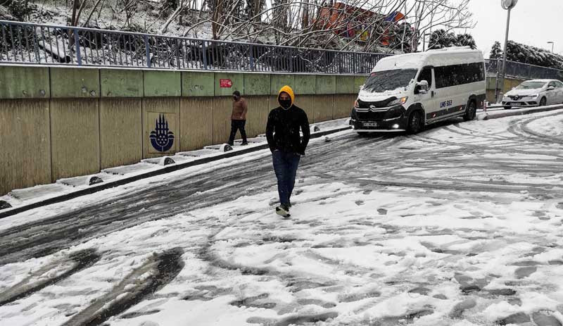 İstanbul'da kar yağışı bugün de etkili oldu - Resim : 2