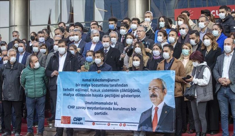 CHP Genel Merkezi önünde Kılıçdaroğlu'na destek eylemi: İlk seçimde hesaplaşacağız - Resim : 1