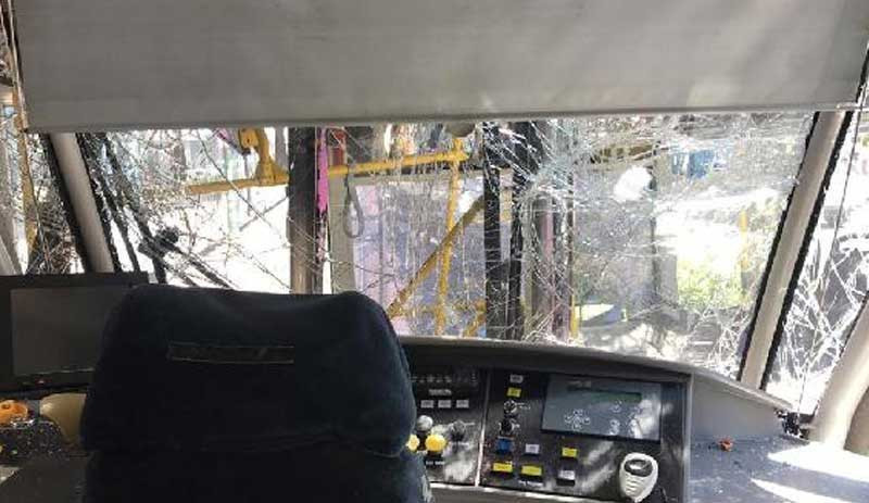 İstanbul'da tramvayla otobüs çarpıştı - Resim : 1
