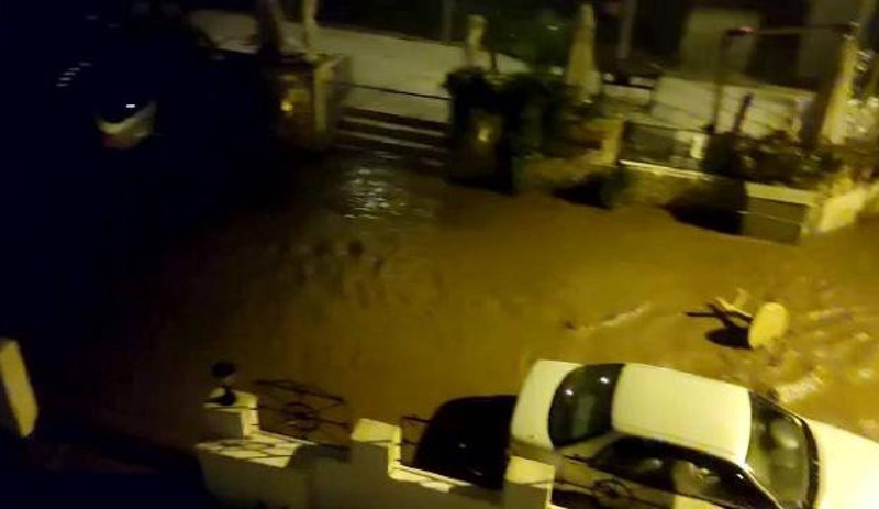 Muğla'da sağanak: Dereler taştı, dağlardan kopan kaya parçaları yolları tıkadı, evleri su bastı - Resim : 2