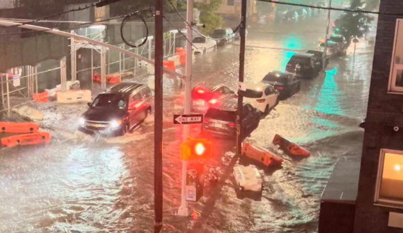 ABD'de Ida kasırgası felaketi: Sele teslim olan New York'ta olağanüstü hal ilan edildi - Resim : 5