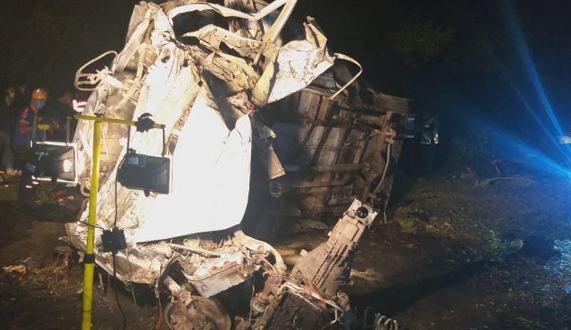 Göçmenleri taşıyan minibüs kaza yaptı: 12 ölü, 20 yaralı - Resim : 1