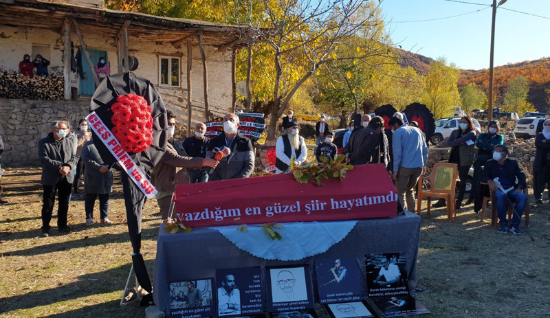 Şair-yazar Mehmet Çetin son yolculuğuna uğurlandı - Resim : 2