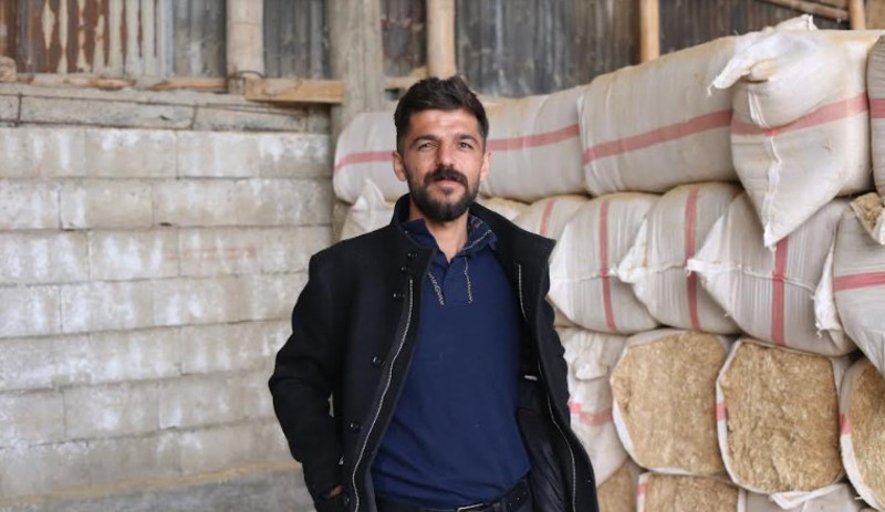 Hayvanlarını doyuramayan çobanın isyanı: 3 torba saman bir koyun parası - Resim : 5