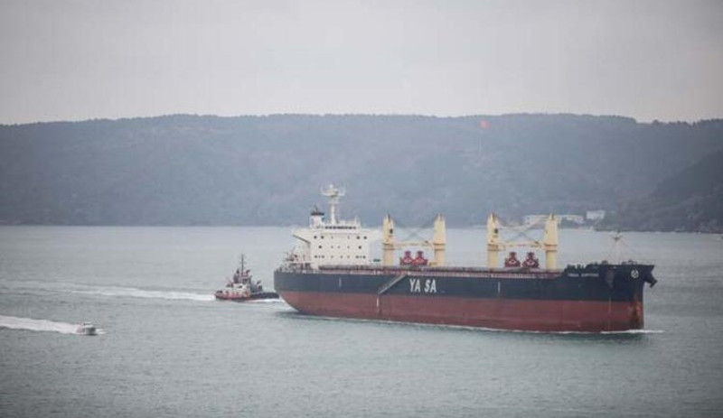 Ukrayna'nın Odessa kenti açıklarında vurulan gemi İstanbul Boğazı'na girdi - Resim : 1