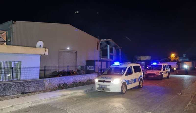 Kadına saldırıyı önlemek isteyen adam, eşinin gözleri önünde öldürüldü - Resim : 1