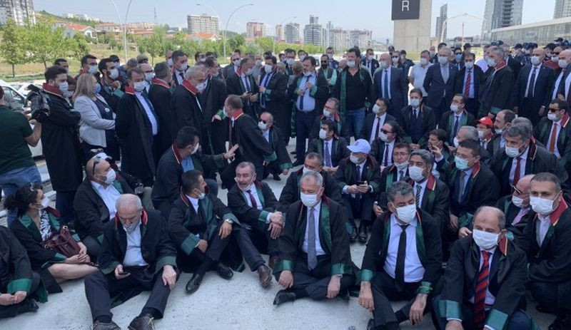 'Savunma yürüyüşü'ne polis ablukası: Valilik yürüyüşe izin vermiyor - Resim : 4