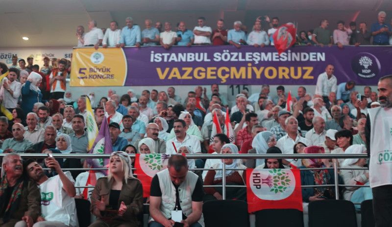 Ankara'da binlerce yurttaşın katıldığı HDP kongresinde Buldan ve Sancar yeniden eş başkan seçildi - Resim : 2