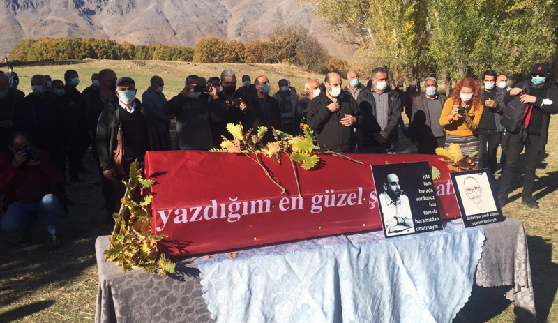 Şair-yazar Mehmet Çetin son yolculuğuna uğurlandı - Resim : 3