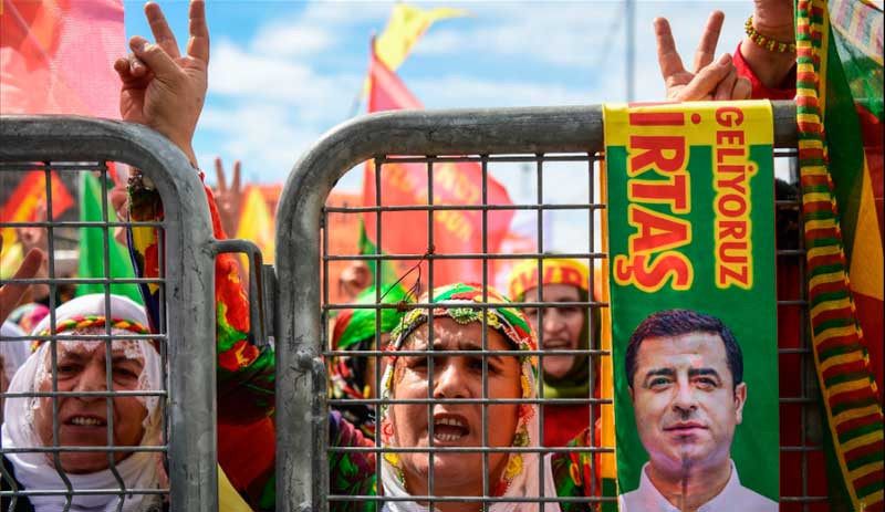 Newroz kutlamaları için binlerce kişi bir araya geldi - Resim : 1