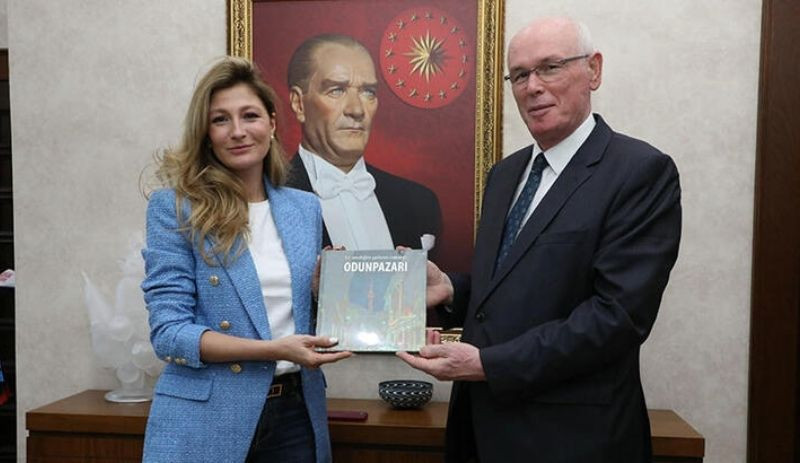 Cabbarova: Savaş nedeniyle 6 milyondan fazla insan artık Ukrayna'da yaşamıyor - Resim : 1