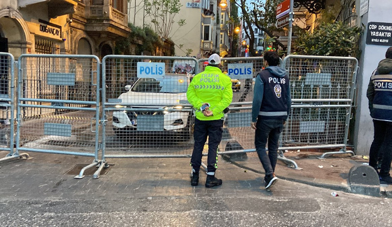 İstanbul’da bazı yollar trafiğe kapatıldı - Resim : 1