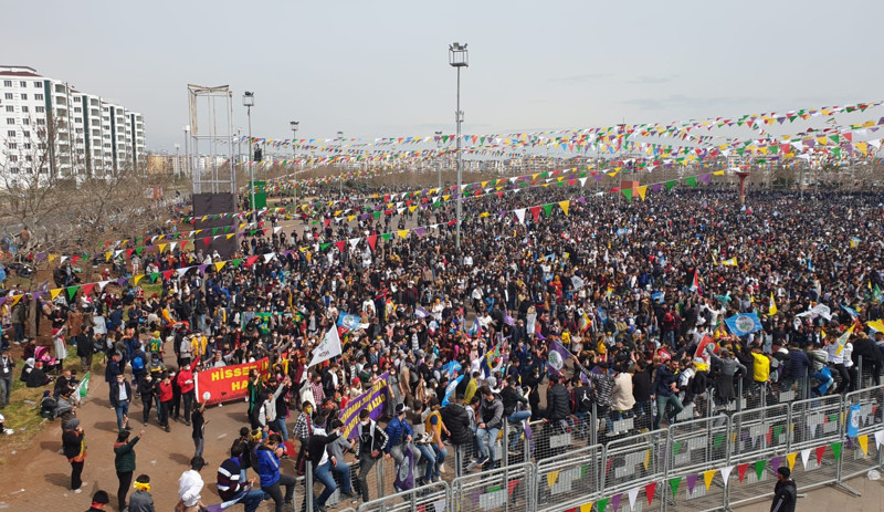 Diyarbakır Newroz'unda konuşan Sancar'dan Öcalan hatırlatması: Biz o çağrının arkasındayız - Resim : 8