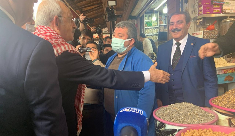 Şenyaşar ailesini ziyaret eden Kılıçdaroğlu: Bir evladın, kardeşin olarak bu davanın takipçisi olacağım - Resim : 2