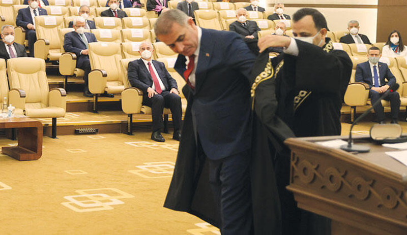 AYM Başkanı Arslan: Toplumun hukuka güveni sarsıldığında, bizi bir arada tutan değerleri koruyamayız - Resim : 2