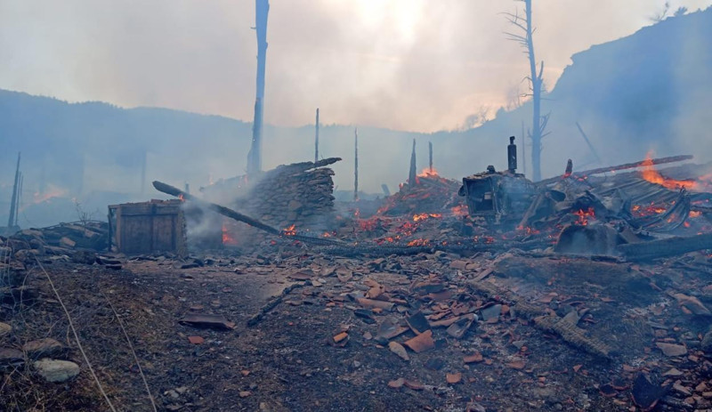 Kastamonu'da yangın: 15 ev tamamen yandı - Resim : 1