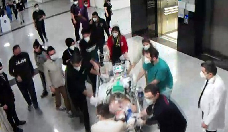 'Mucizevi kurtuluş': Kalp krizi geçirdiğini anlayan doktoru ekip arkadaşları ölümden döndürdü - Resim : 1