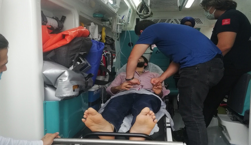 Adana'da Furkan Vakfı üyelerine polis müdahalesi - Resim : 1