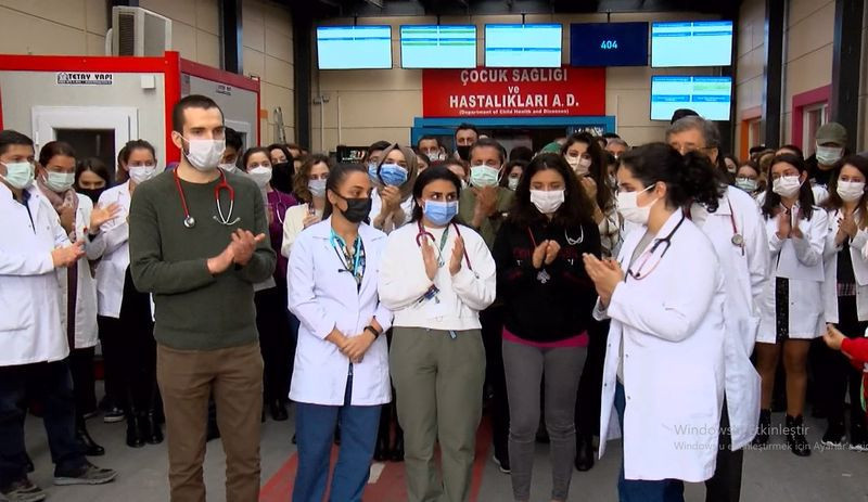 Sağlıkta şiddet sürüyor: Cerrahpaşa'da salık çalışanlarına bir gecede 4 saldırı - Resim : 1