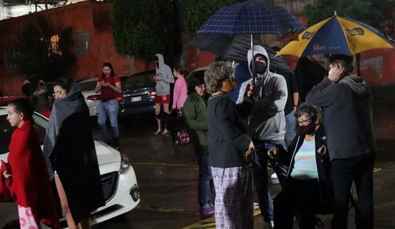 Meksika'da 6,9 büyüklüğünde deprem: Tsunami uyarısı yapıldı - Resim : 1