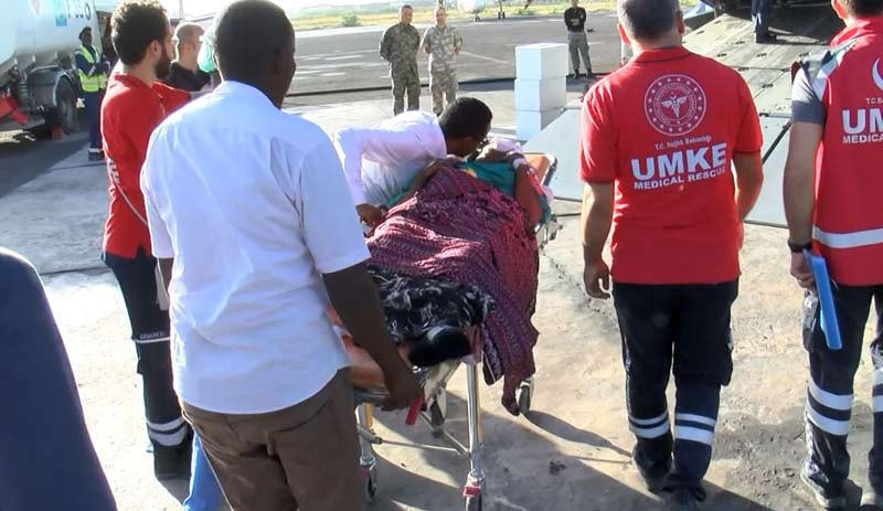 Somali'deki saldırıda yaralananlar Türkiye'ye getiriliyor - Resim : 1