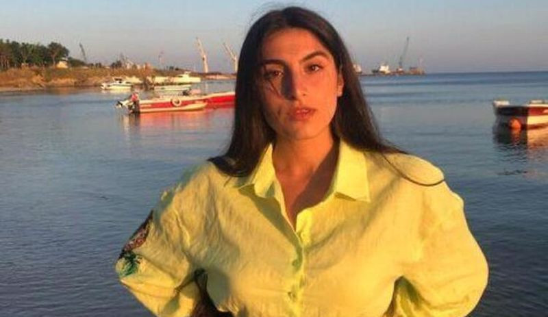 İstanbul'da 20 yaşındaki kadın eski sevgilisiyle birlikte kalbinden vurulmuş halde bulundu - Resim : 1