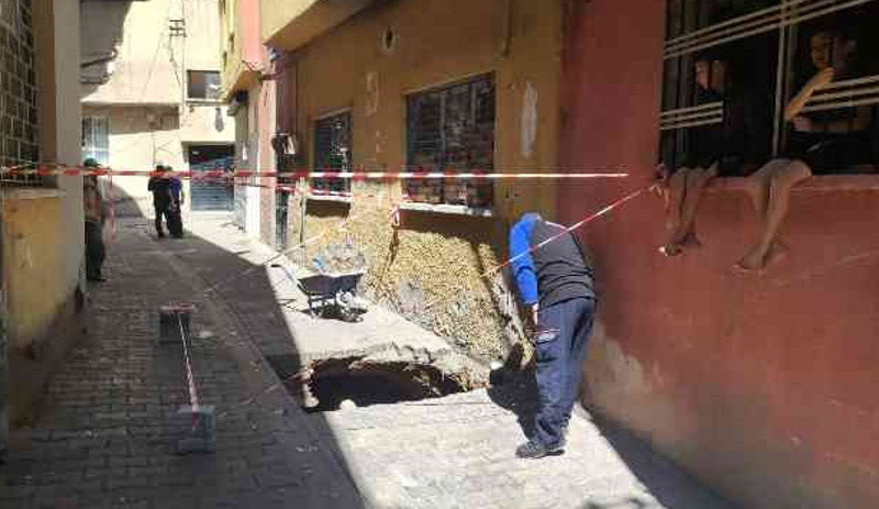 Urfa'da çöken yolda Roma Dönemi'ne ait olduğu düşünülen tünel çıktı - Resim : 1
