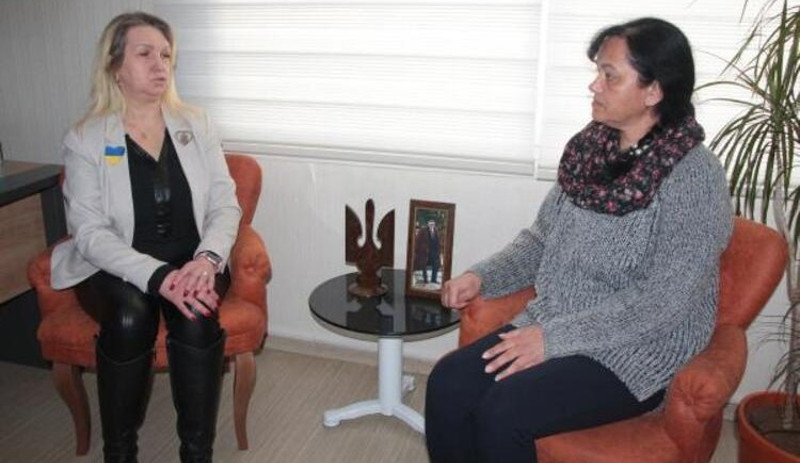 Annesi Rus, babası Ukraynalı Tarı'dan çağrı: Şu anda kardeş kardeşi öldürüyor, bu kanlı siyasete hayır - Resim : 2