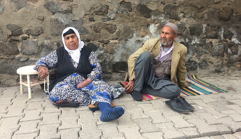 Polisler, Sur’da ev tespiti yapıyor - Resim : 1