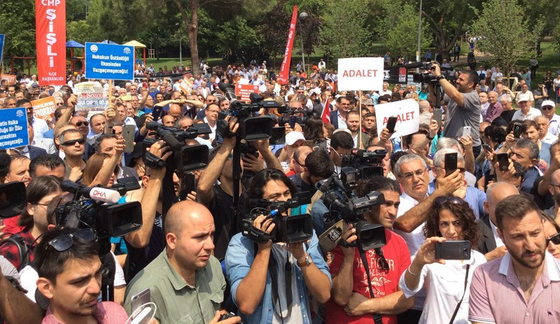 Ankara'da yürüyüş İstanbul'da nöbet - Resim : 1