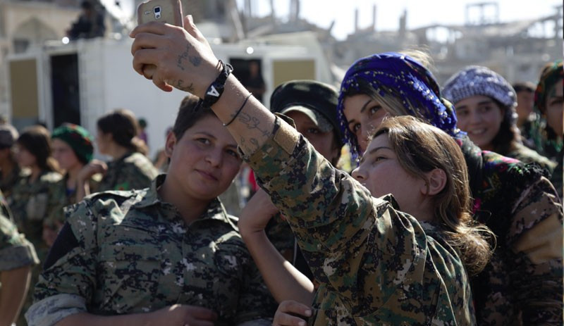 IŞİD’in ‘cehennem meydanı’nda özgürlük kutlaması - Resim : 2