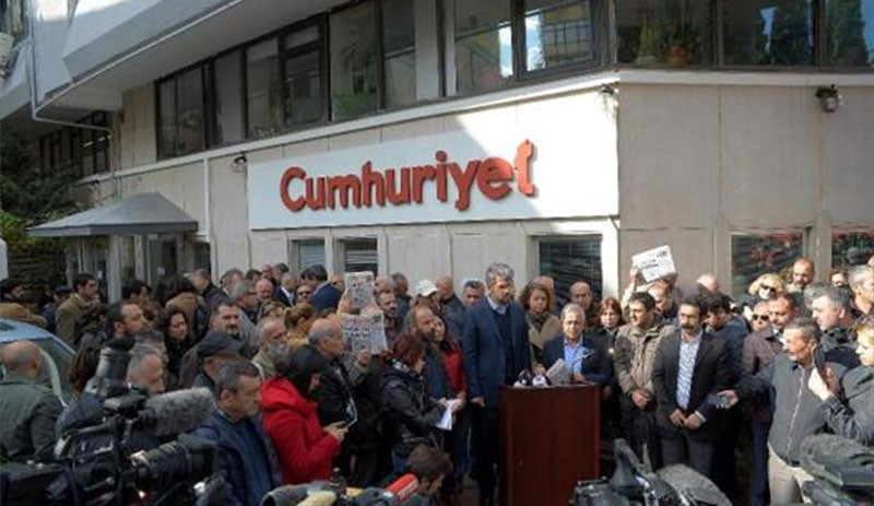 Cumhuriyet'e desteğe giden savcılara HSK'den dava - Resim : 2