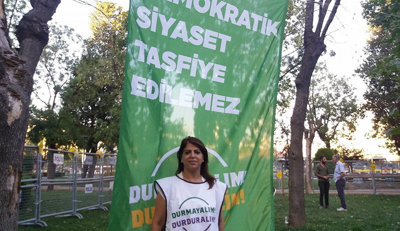 'Parktaki tek kuru ağacı bize verdiler' - Resim : 2