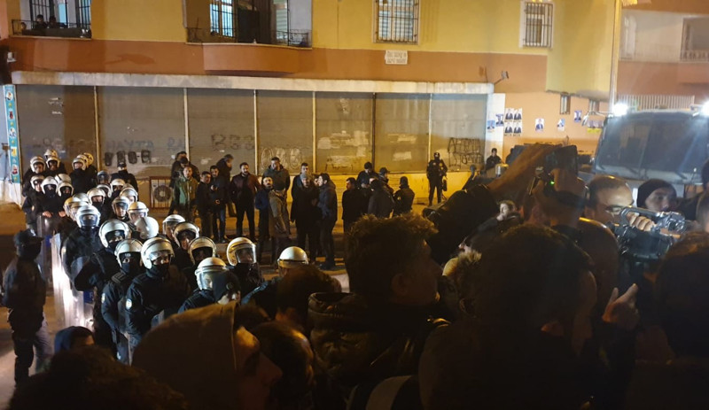 Polis HDP Diyarbakır İl Binası'nın kapısını kırarak içeri girdi: 7 kişi gözaltına alındı - Resim : 2