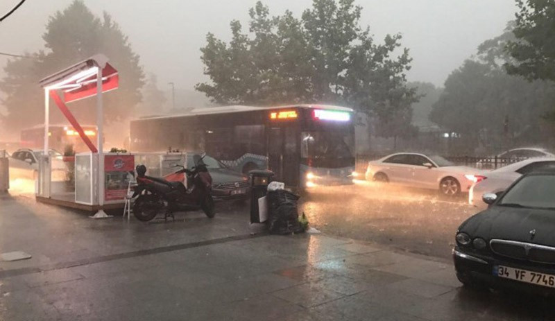 İstanbul'da sağanak sele döndü - Resim : 2
