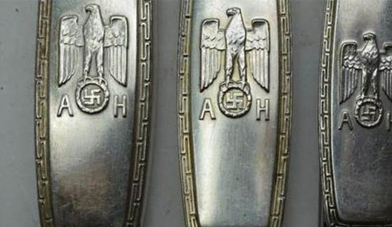 Hitler'in çatal bıçak takımı satıldı - Resim : 1