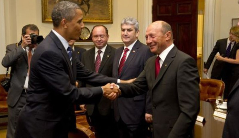 Romanyalı politikacının 'Obamalı' fotomontaj skandalı - Resim : 1