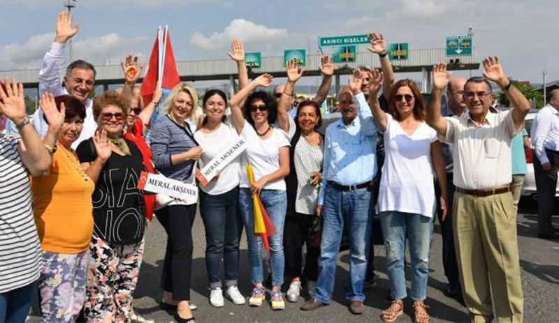 İYİ Partililer Akşener'i ikna için yola çıktı - Resim : 1