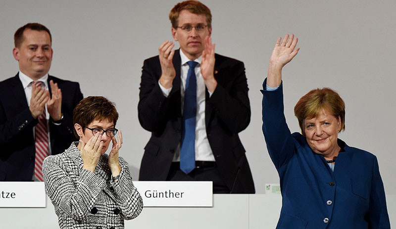Merkel veda konuşmasında duygulandı - Resim : 1