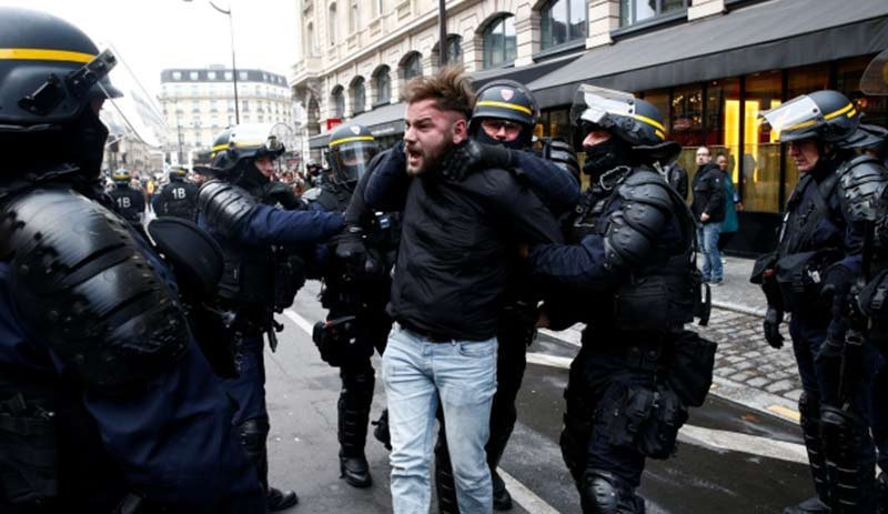Sarı Yelekliler'e karşı Paris'te 8 bin polis görevlendirildi - Resim : 2