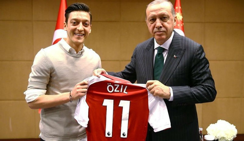 Alman federasyon başkanı Özil'in suçlamasını reddetti - Resim : 1